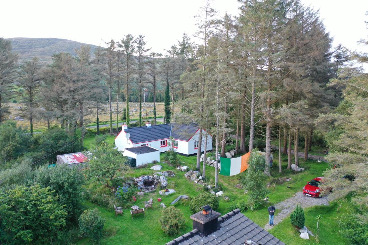 Back2Roots - Beautifully Restored Cottage, Doochary Екстериор снимка